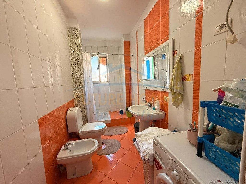 0694738665 Shitet, Apartament 2+1, Pazari i Ri, Tiranë.