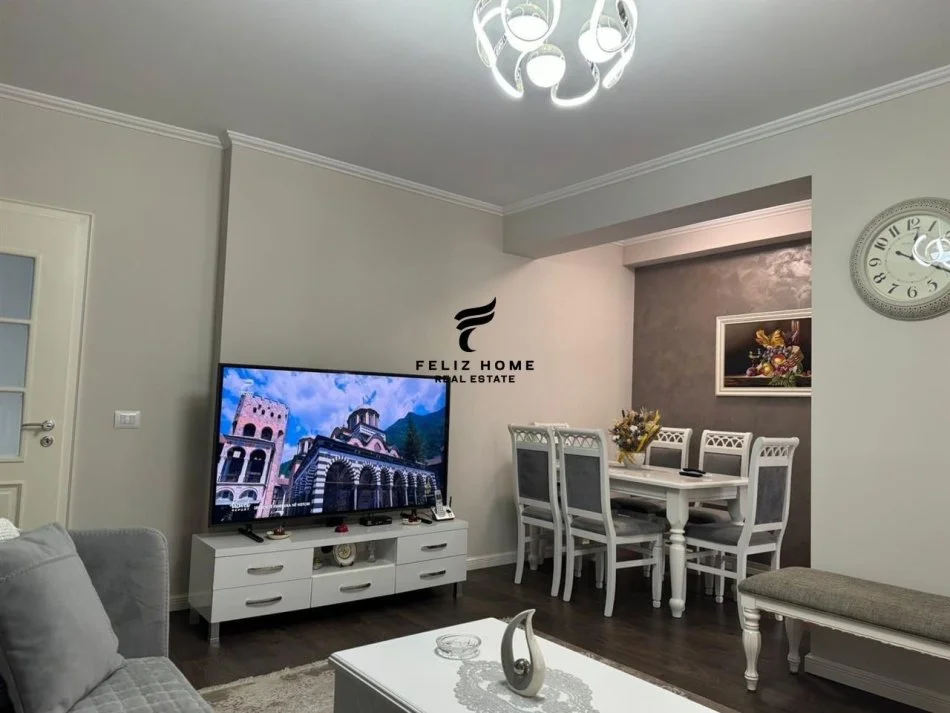 Tirano, vendesi appartamento 2+1 piano 4, 113 m² 280.000 € (CENTRO)