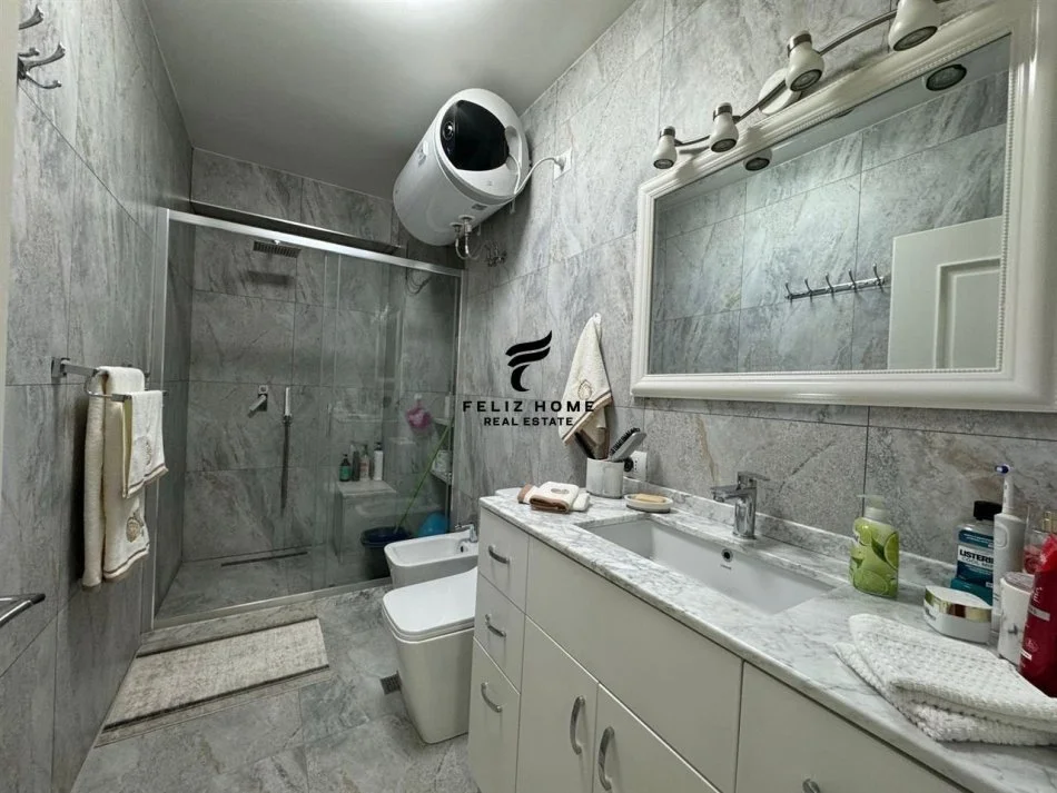 Tirano, vendesi appartamento 2+1 piano 4, 113 m² 280.000 € (CENTRO)