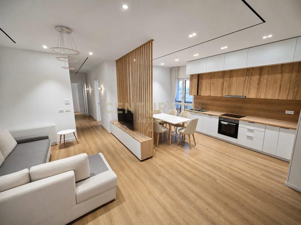 JEPET ME QIRA APARTAMENT MODERN 3+1+2 ME VERANDË – EMERALD C