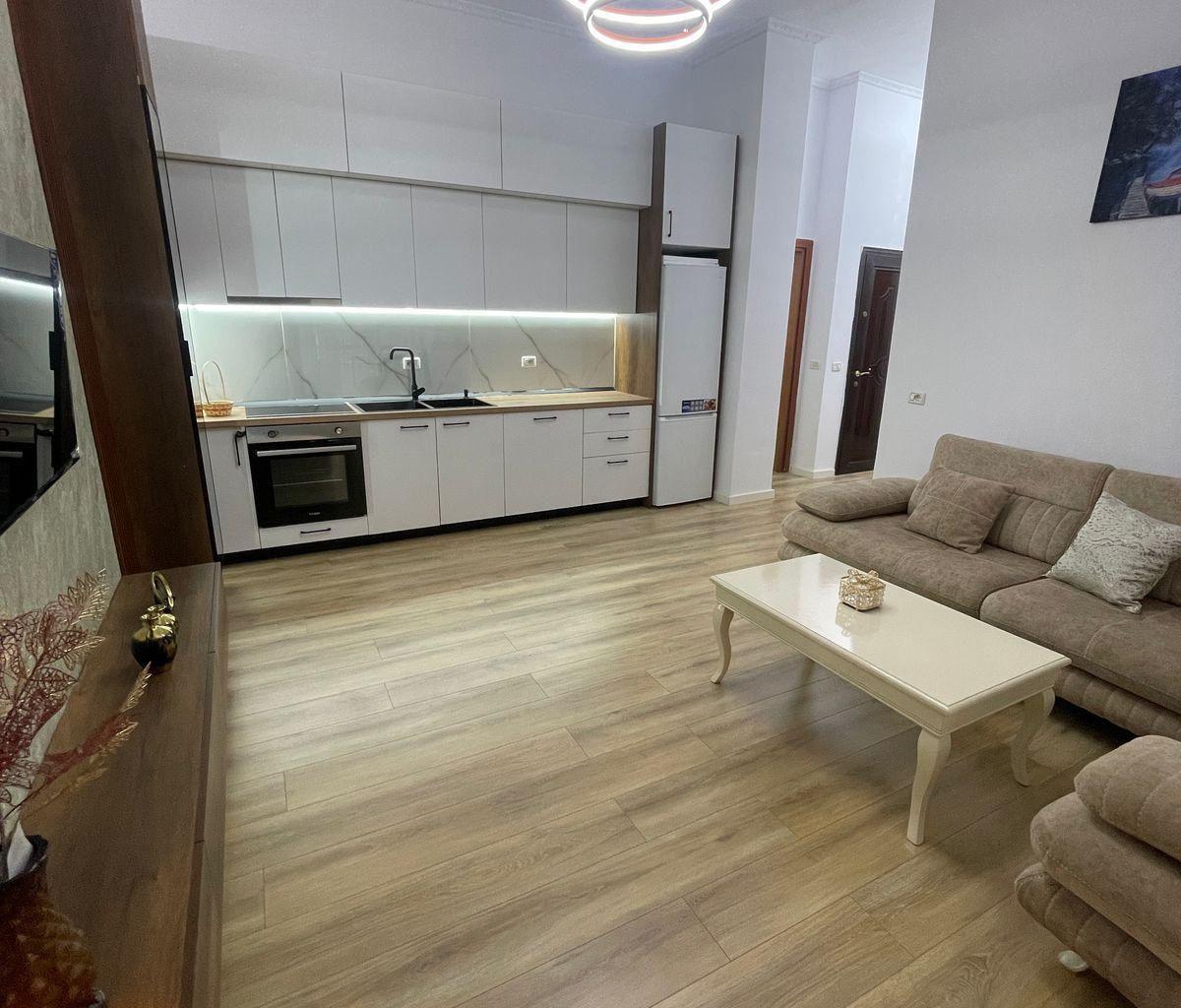 JEPET APARTAMENT ME QERA 2+1 ASTIR