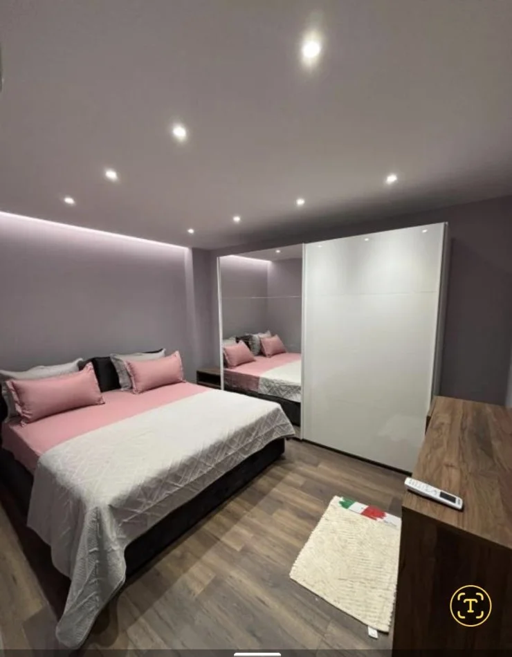 Tirane, affitto appartamento 1+1 al primo piano, 60 m², 700 € (STAZIONE DEL TRENO)