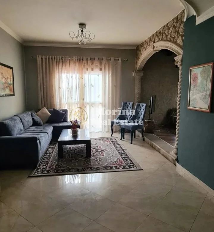 Tirane, affitto Villa, 420 m² 4.000 € (Myslym Shyri)