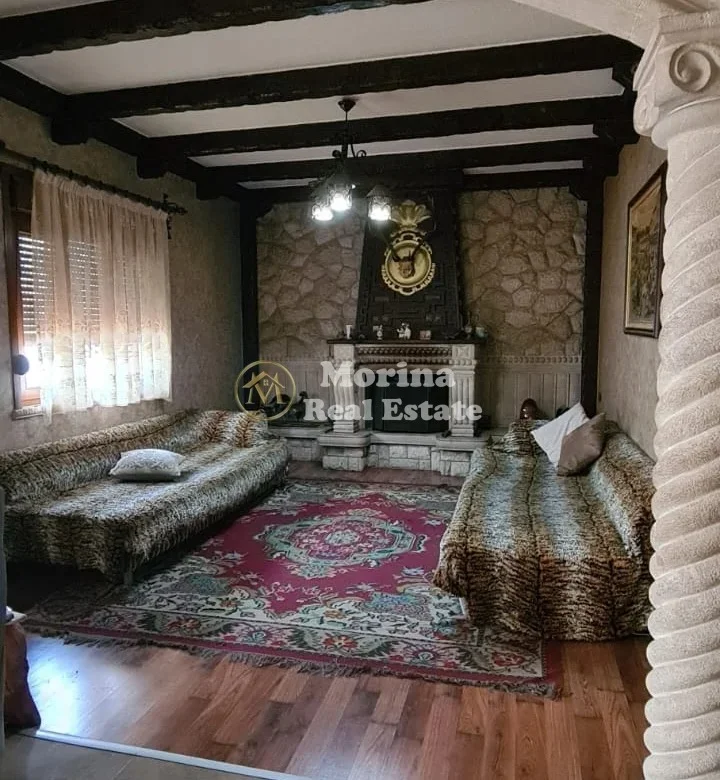 Tirane, affitto Villa, 420 m² 4.000 € (Myslym Shyri)