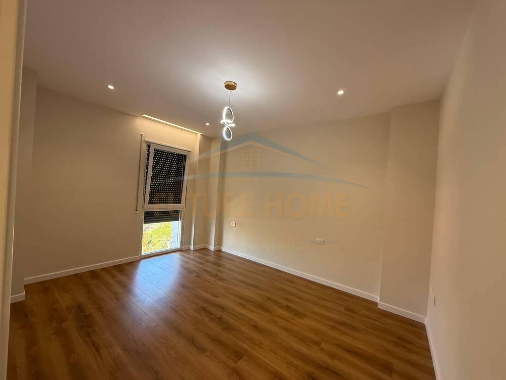 0682912431 Shitet, Apartmanent 2+1+2+Post Parkimi, Bermon R