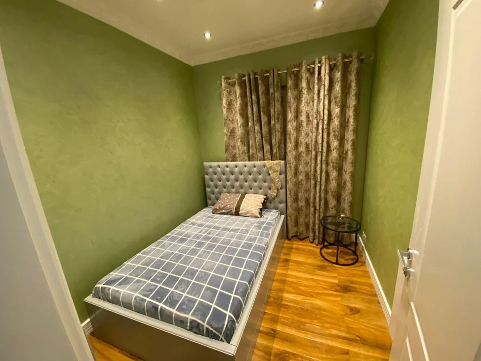 Tirana, affitto appartamento 2+1 Piano 3, 90 m² 450 € (Via Njazi Meka)