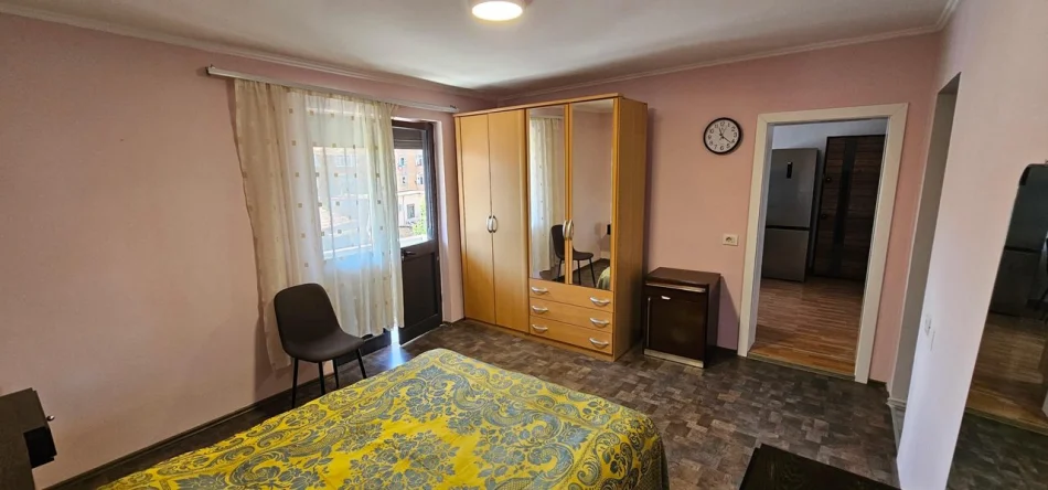 Tirana, affitto appartamento 1+1 Piano 4, 55 m² 500 € (Zona Studenti)