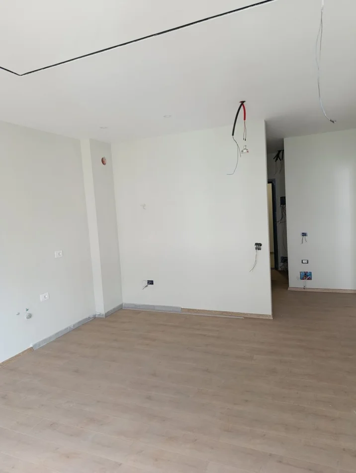 Tirane, affitto di appartamento 1+1 Piano 6, 74 m² 145.000 € (Via 5 Maji)
