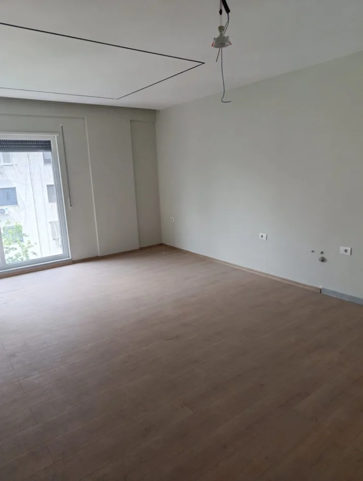 Tirane, jepet me qera apartament 1+1 Kati 6, 74 m² 145.000 € (Rruga 5 Maji)