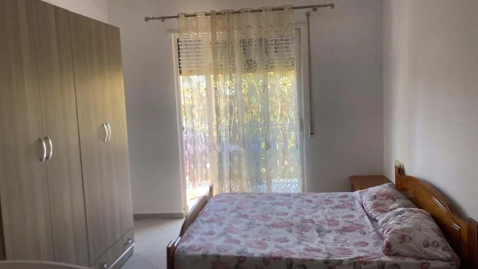 Tirana, affitto appartamento 1+1 al quarto piano, 80 m², 450 € (VIA DIBRES)