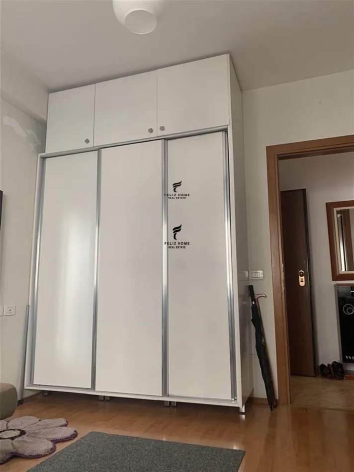 Tirane, affitto appartamento 1+1 al terzo piano, 70 m², 550 € (COMUNE DI PARISIT)