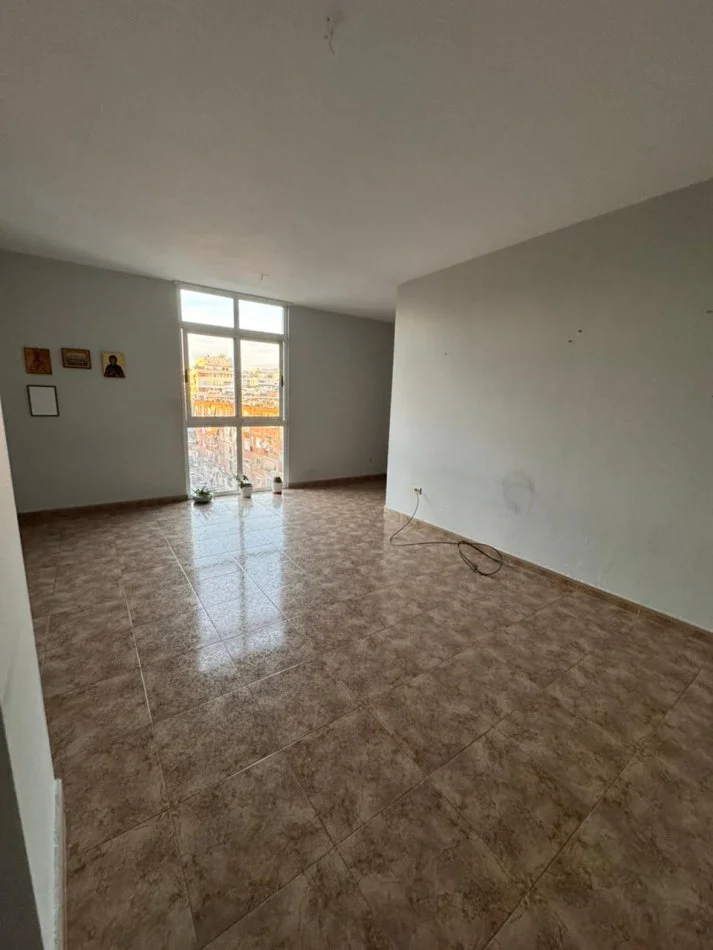 Tirane, Office for Rent on the 5th Floor, 80 m², €650 (EXPOSED VIEW)