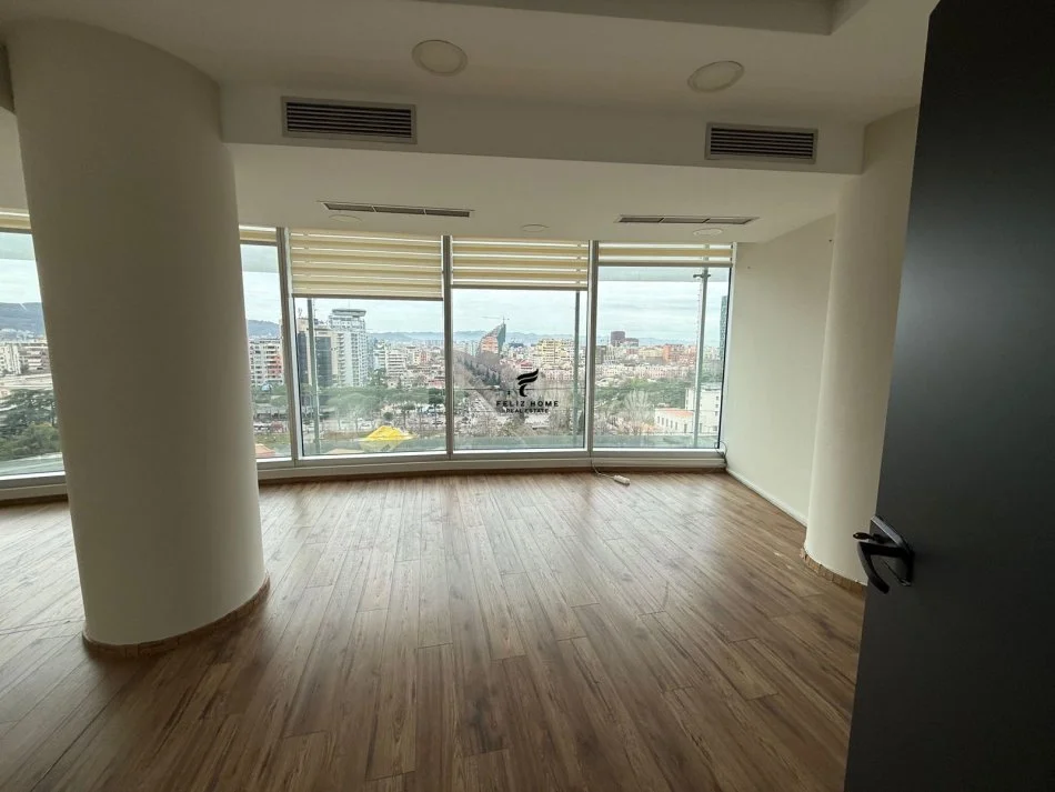 Tirane, jepet me qera zyre Kati 12, 139 m² 4.170 € (ETC)