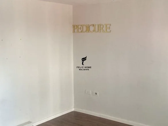 Tirane, Commercial Space for Rent on Ground Floor, 32 m², €550 (DURRESIT STREET)