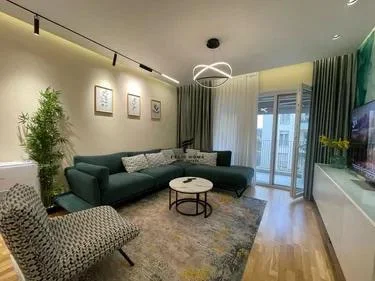 Tirane, jepet me qera apartament 3+1+Ballkon Kati 4, 155 m² 2.500 € (BLLOKU)
