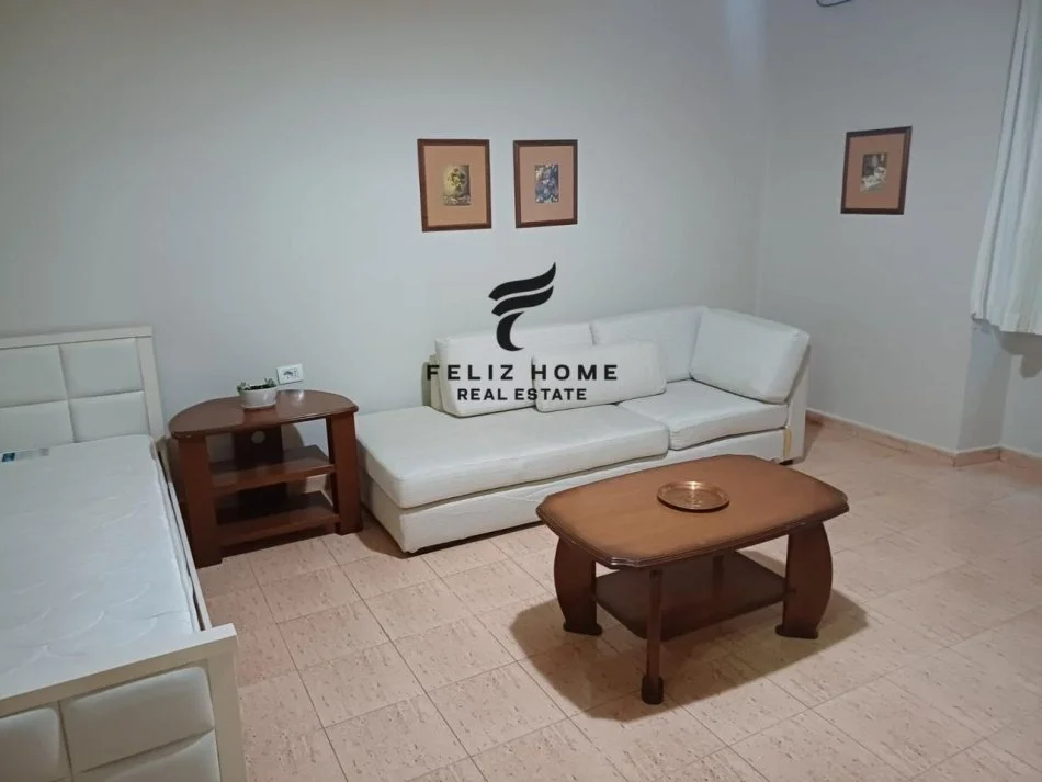 Tirane, affitto appartamento 2+1 Piano 2, 84 m² 650 € (PIAZZA WILSON)