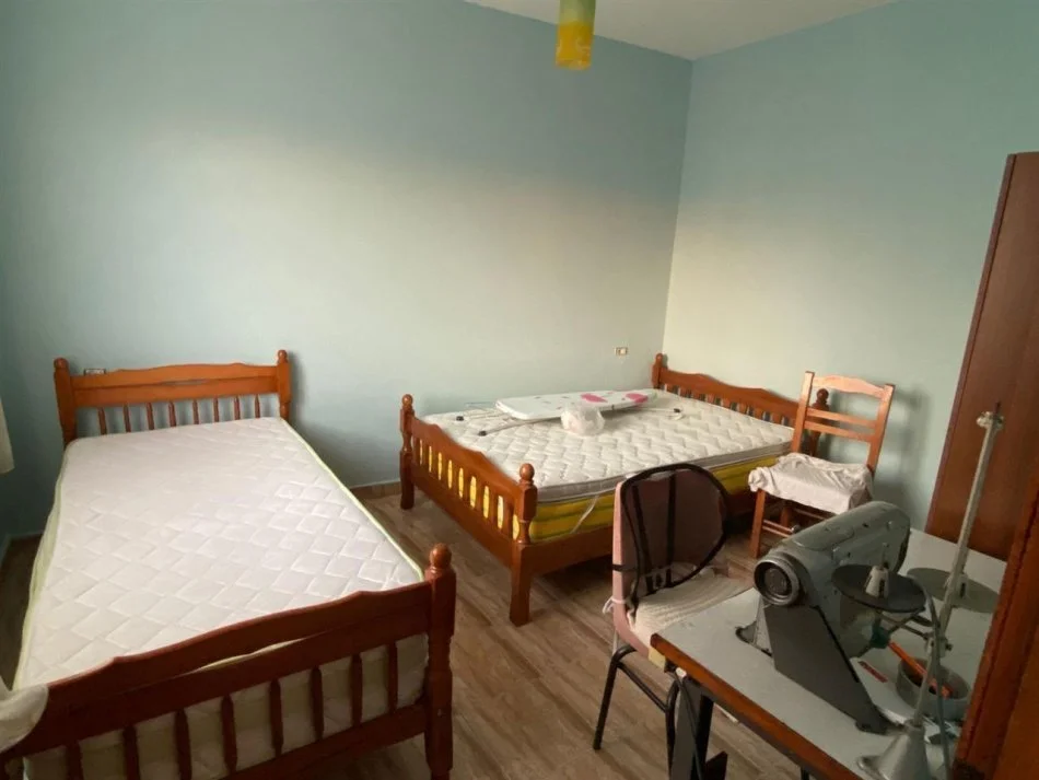 Tirane, affitto appartamento duplex 2+1 Piano 2, 120 m² 500 € (ALI DEMI)