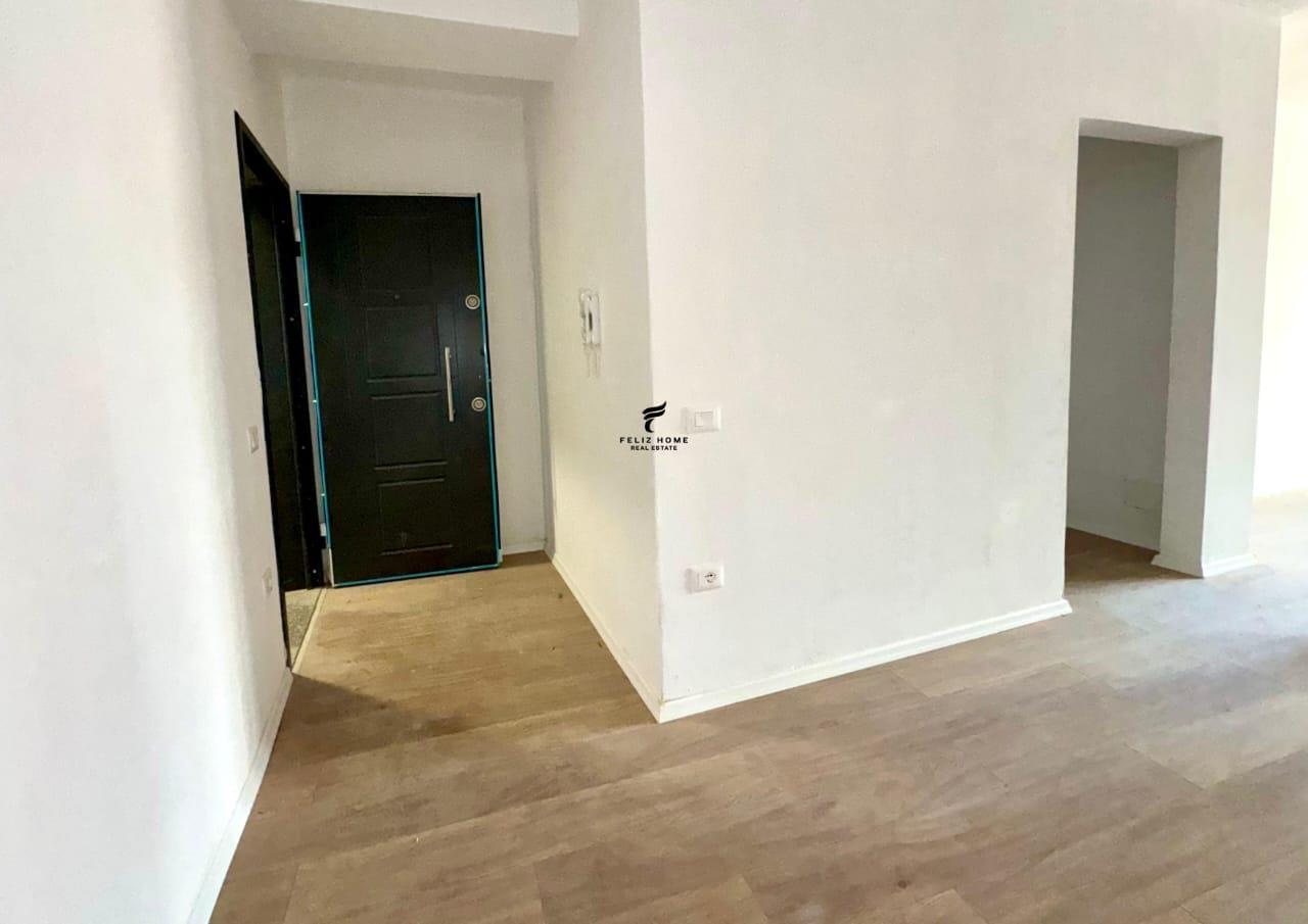 Store for Rent 77 m² at Pazari i Ri - 580 Euro