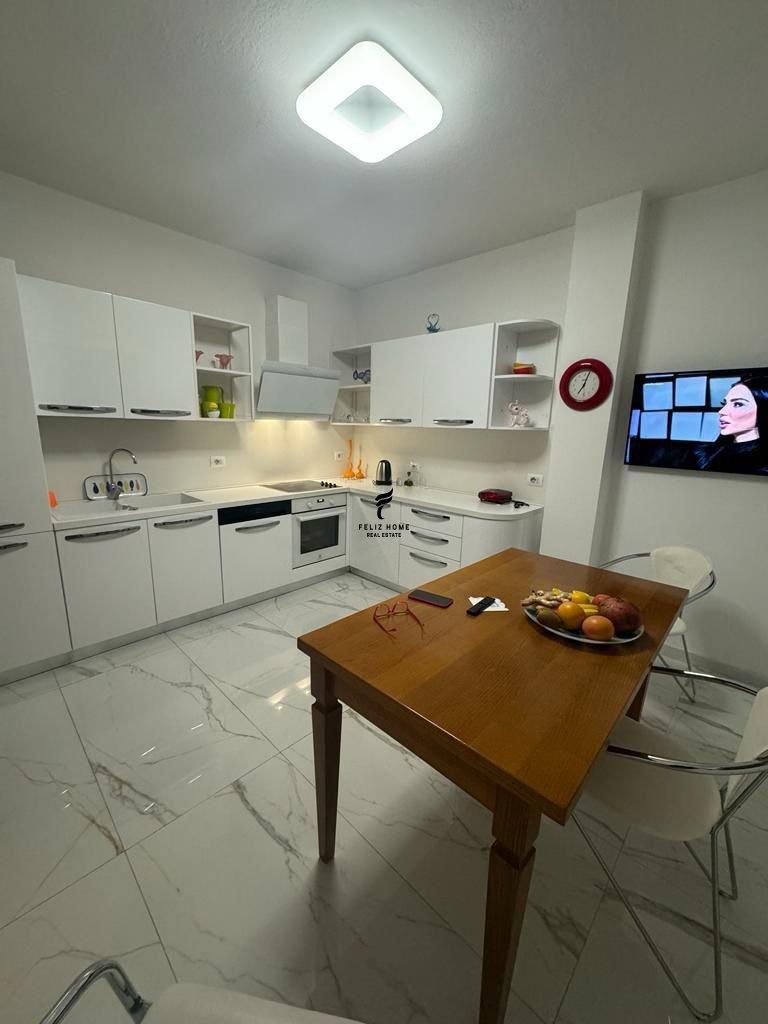 Garage for Rent 202 m² Elbasanit Street 130,000 LEK FH-73480