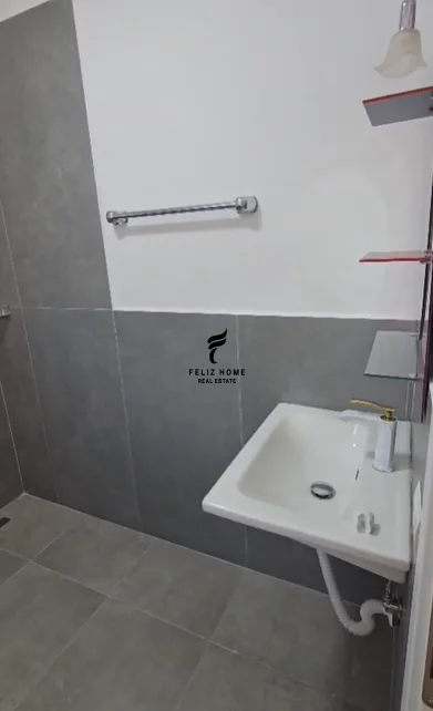 Tirane, affitto di Villa su 2 piani, 500 m², 2.500 € (CASA ITALIA)