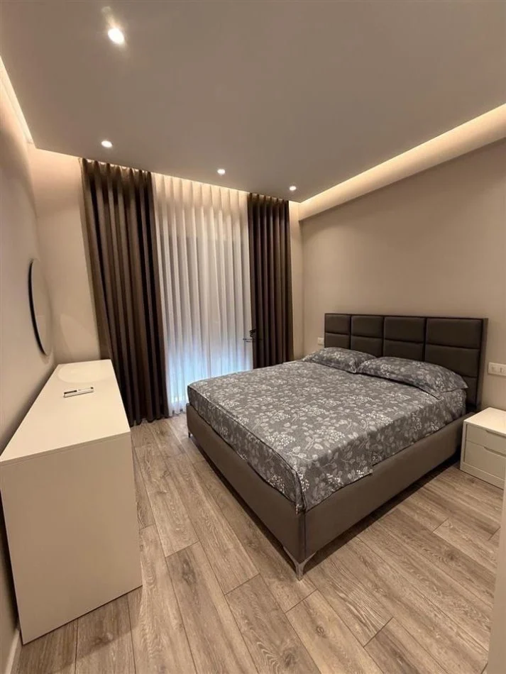 Tirana, affitto mensile appartamento 1+1 Piano 5, 70 m² 600 € (URBAN GATE)