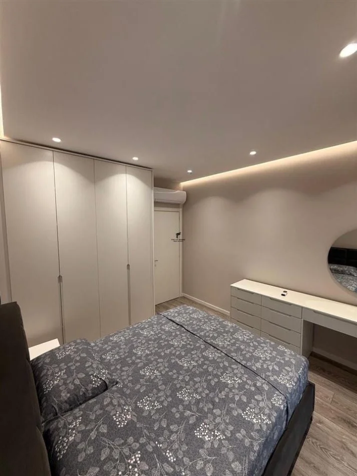 Tirana, affitto mensile appartamento 1+1 Piano 5, 70 m² 600 € (URBAN GATE)