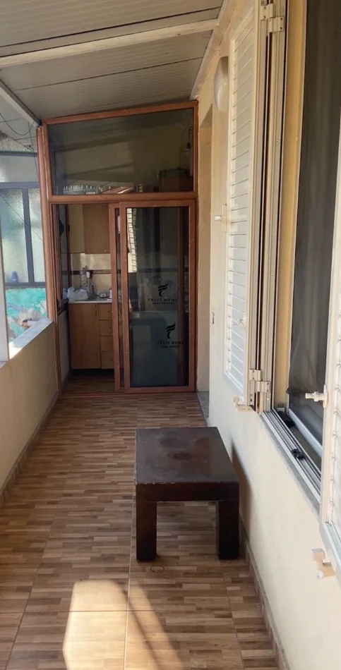 Tirane, affitto appartamento 1+1 Piano 5, 62 m² 600 € (BLLOKU)