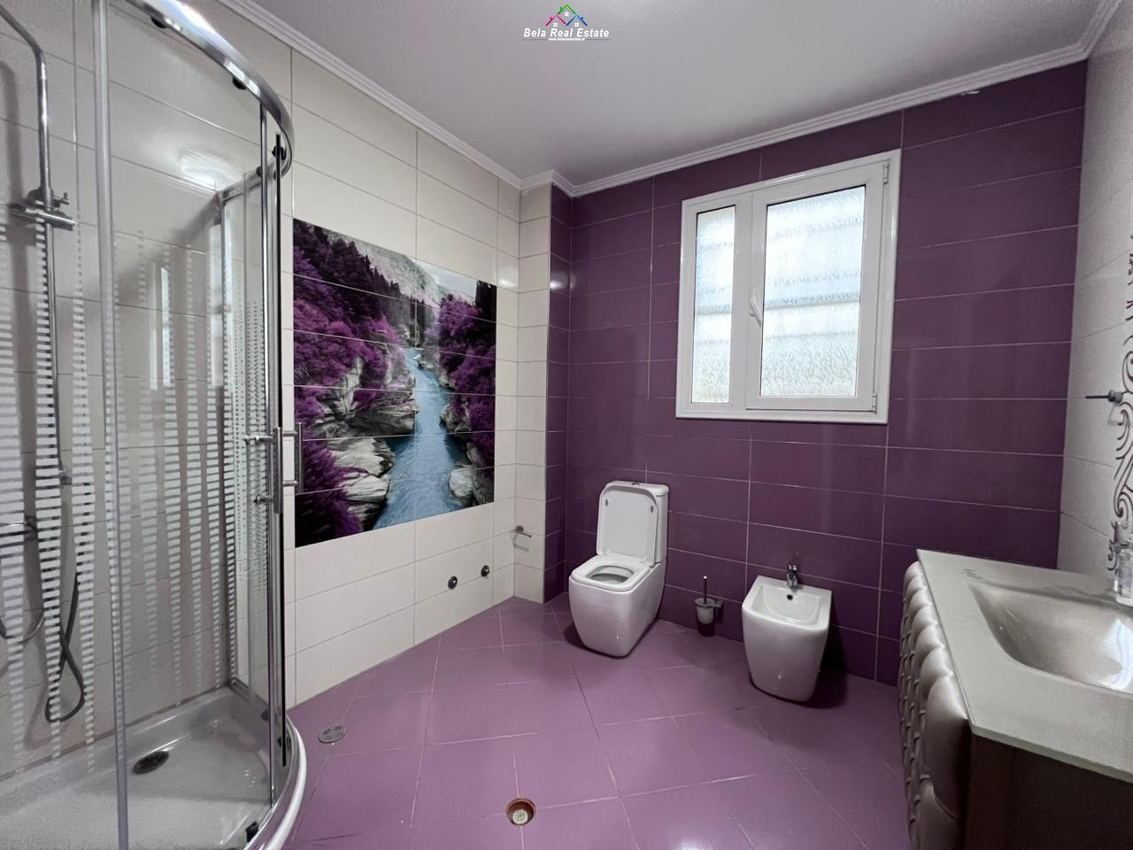 Villa a 4 piani con cortile in Porcelan (ID BV22600) Tirana