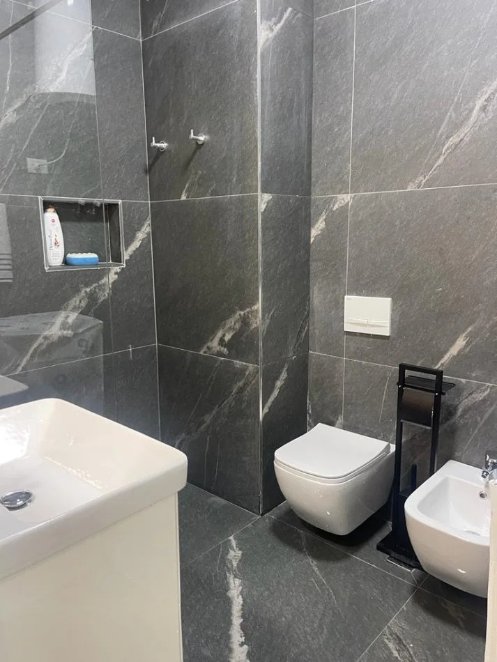 Tirana, appartamento in affitto, 1+1, Piano 3, 75 m², 850 € (COMUNE DI PARISIT)
