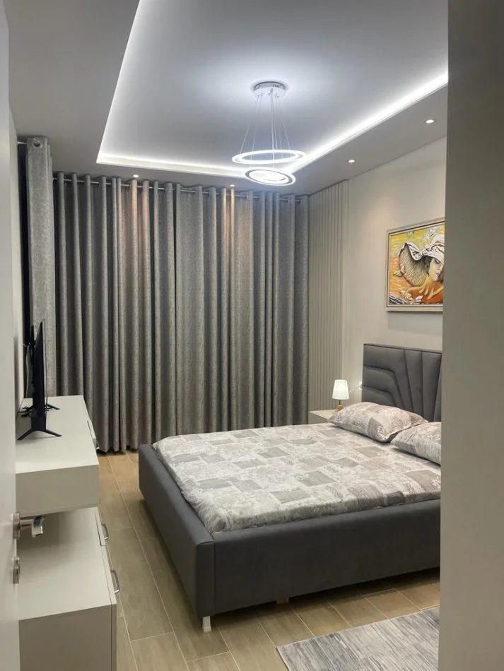 Tirana, appartamento in affitto, 1+1, Piano 3, 75 m², 850 € (COMUNE DI PARISIT)