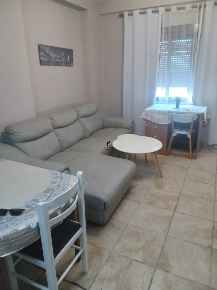 Tirane, jepet me qera apartament 3+1 Kati 6, 100 m² 700 € (MINE PEZA)