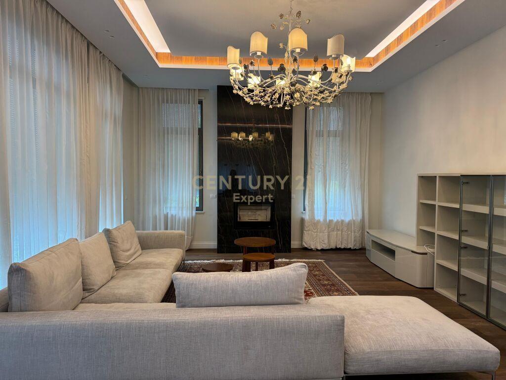 VILLA WITH POOL FOR SALE IN ROLLING HILLS RESIDENCE!!!