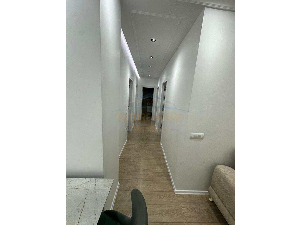 069 479 2 476 SHITET APARTAMENT 3+1,OASIS,UNAZA E RE,FUSHA