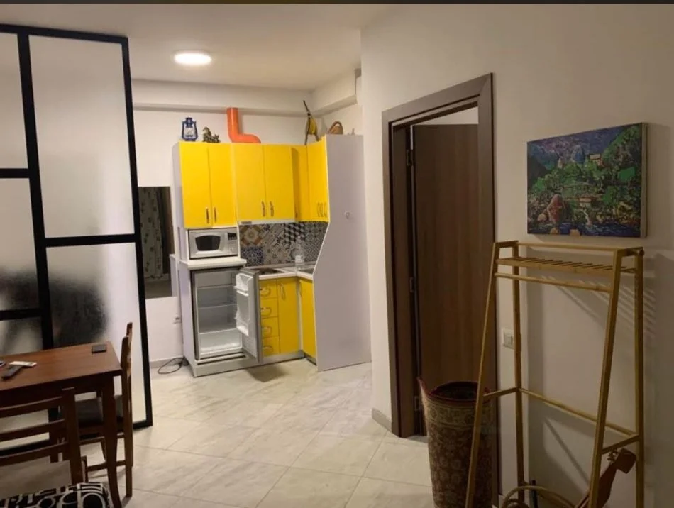 Tirana, affitto appartamento 1+1 Piano 3, 65 m² 450 € (VIA ELBASANIT)