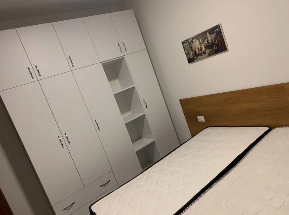 Tirana, affitto appartamento 1+1 Piano 3, 65 m² 450 € (VIA ELBASANIT)