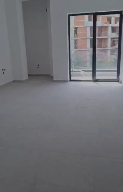 Tirana, Office for Rent on the 4th Floor, 95 m², €60,000 (UNFURNISHED)