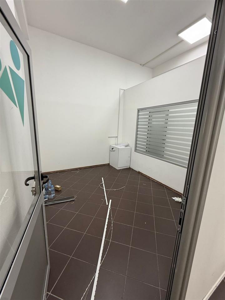 Warehouse for Rent 320 m2 in Parisit Municipality 2,400 EUR