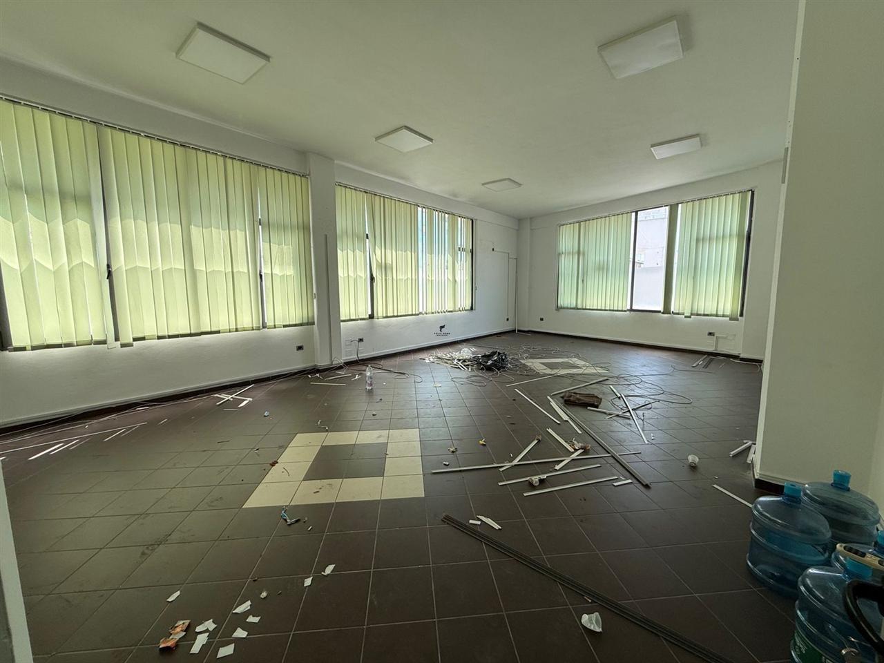 Warehouse for Rent 320 m2 in Parisit Municipality 2,400 EUR