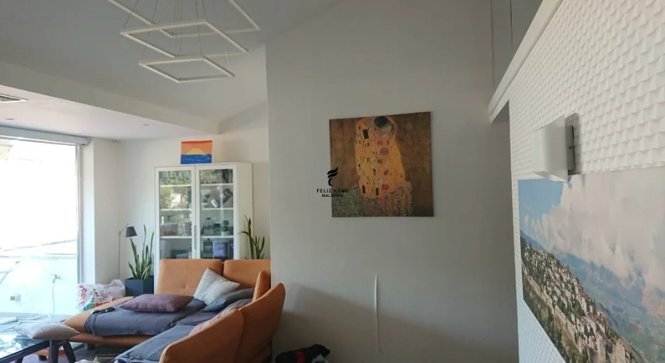 Tirane, affitto appartamento 4+1 al quinto piano, 180 m², 1.800 € (LIQENI I THATE)