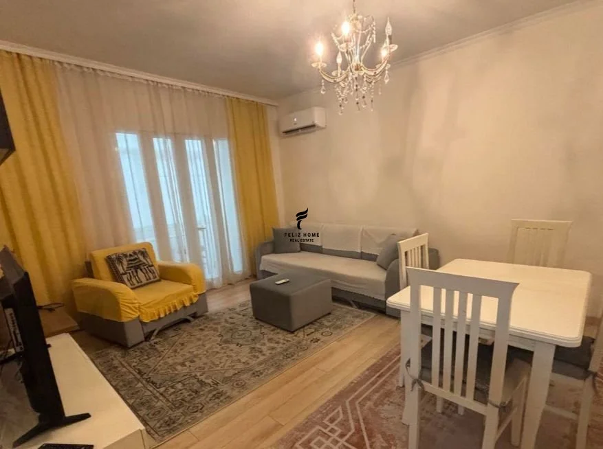 Tirane, affitto appartamento 3+1 Piano 3, 100 m² 800 € (MYSLYM SHYRI)