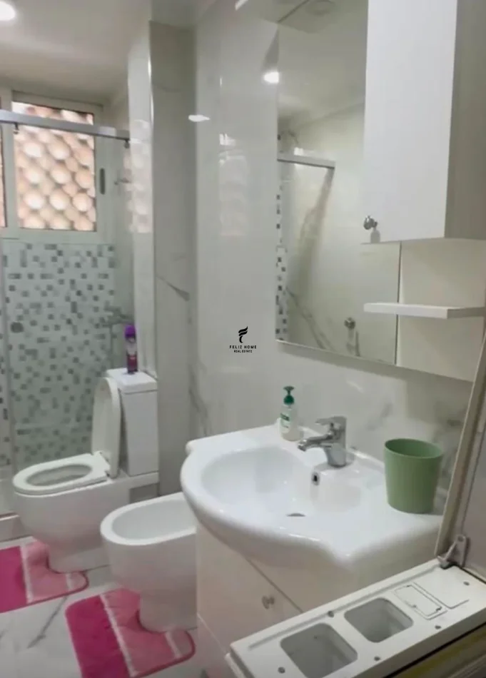 Tirane, affitto appartamento 3+1 Piano 3, 100 m² 800 € (MYSLYM SHYRI)