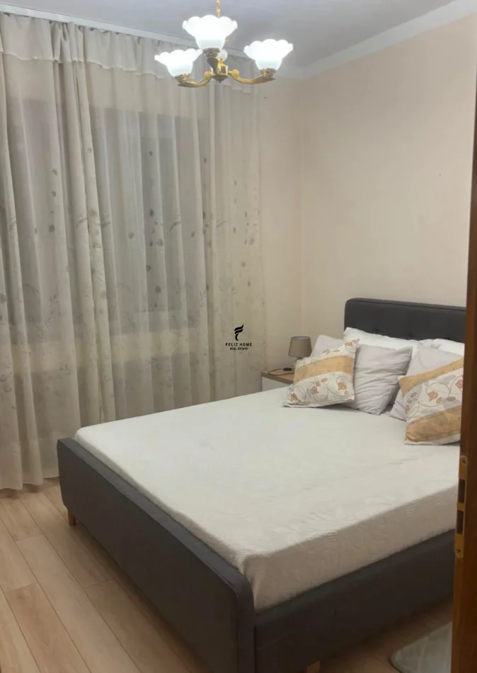 Tirane, affitto appartamento 3+1 Piano 3, 100 m² 800 € (MYSLYM SHYRI)