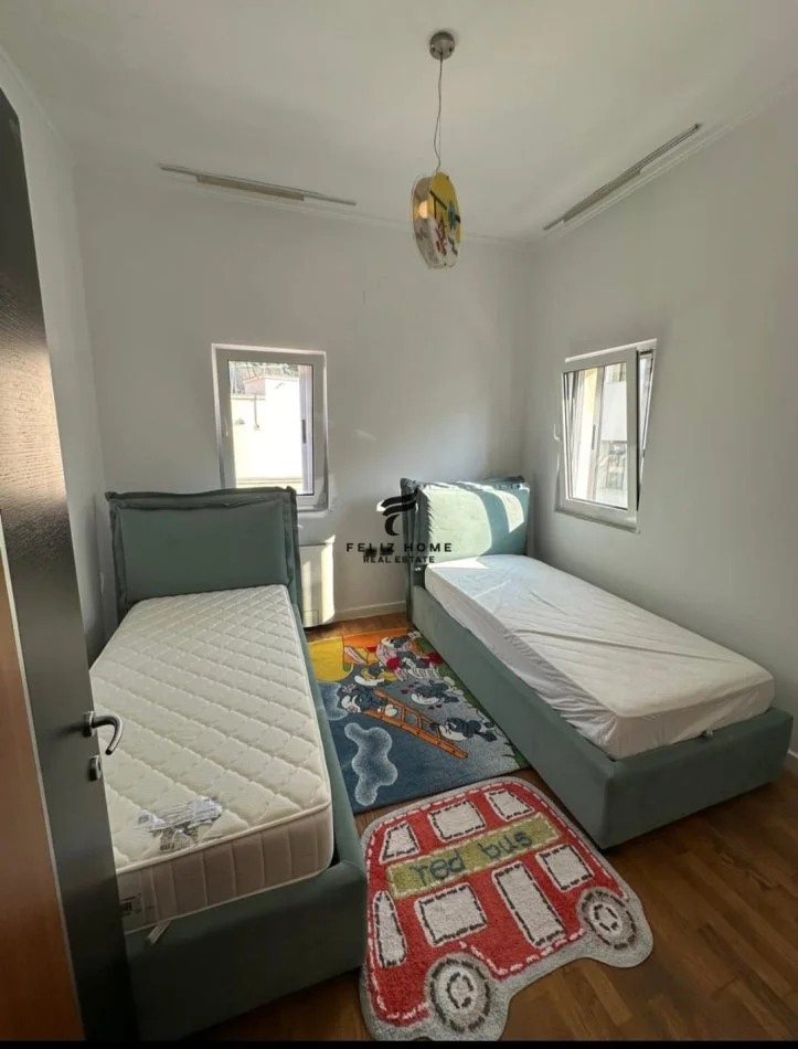 Tirane, affitto appartamento 3+1+Balcone Piano 2, 174 m² 1.100 € (KOPSHTI ZOOLOGJIK)