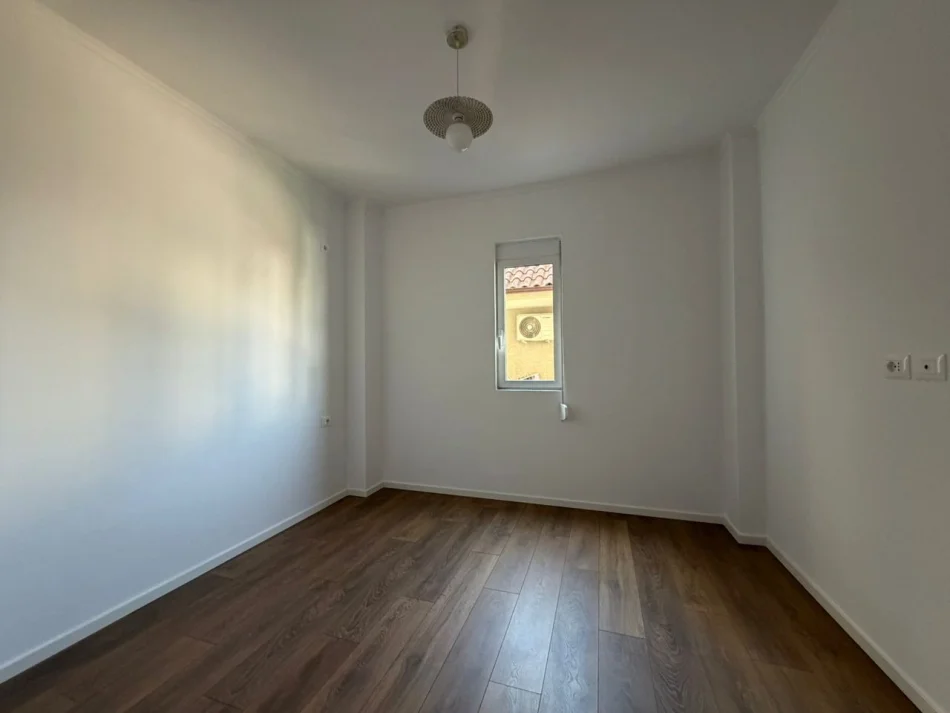 Tirane, for sale 1+1 apartment, 3rd Floor, 47 m², €108,000 (Rruga Dritan Hoxha)