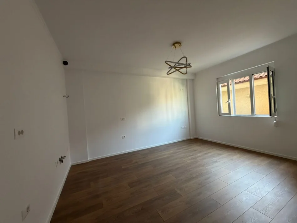 Tirane, for sale 1+1 apartment, 3rd Floor, 47 m², €108,000 (Rruga Dritan Hoxha)