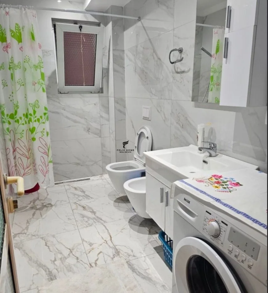 Tirana, affitto mensile appartamento 3+1 Piano 4, 90 m² 550 € (VIA ZOGU 1)