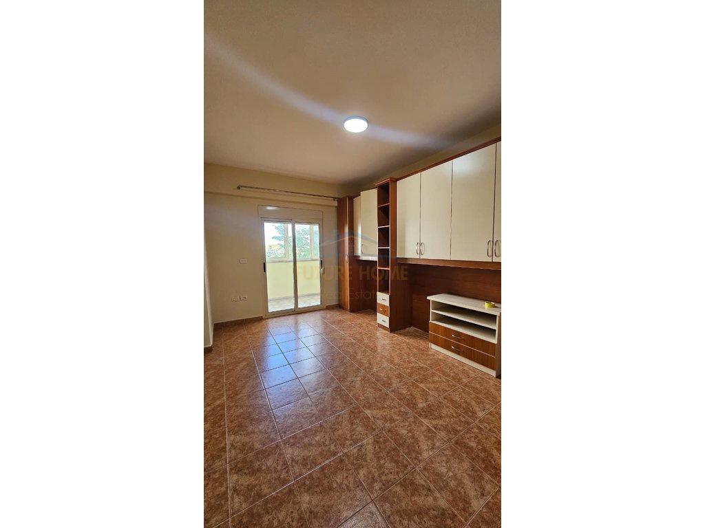 0697048065 Qera, 3+1 e Pershtatshme për Ambient Biznesi