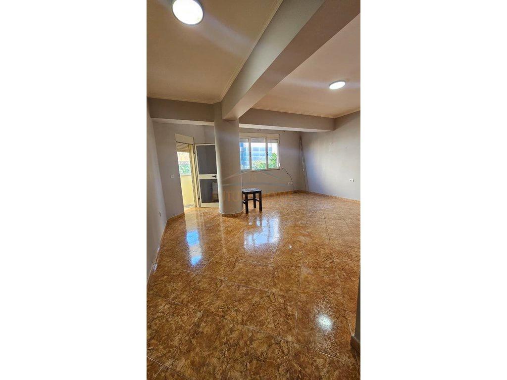0697048065 Qera, 3+1 e Pershtatshme për Ambient Biznesi