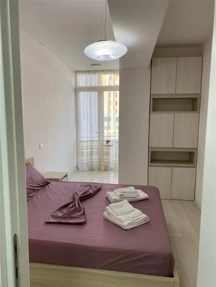 Tirana, Affitto di appartamento 2+1+Balcone al 5° piano, 90 m², 620 € (Via Kavajë)