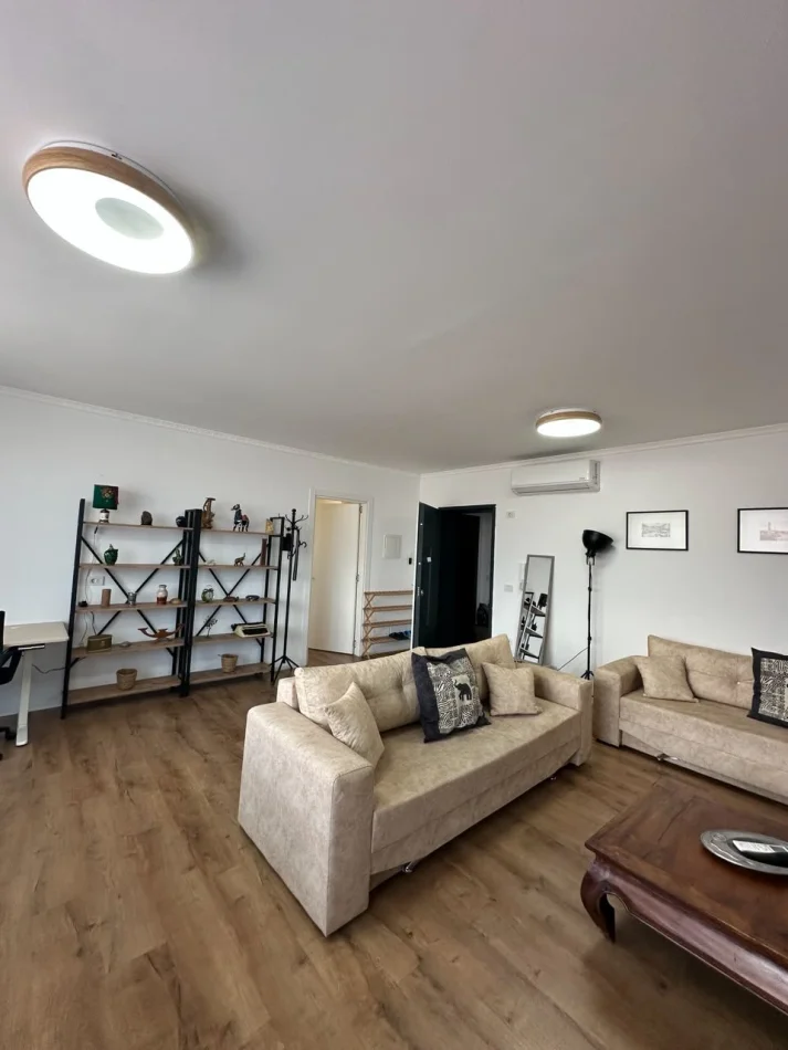 Tirana, affitto appartamento 1+1 Piano 5, 85 m² 750 € (CENTRO — Via Mine Peza)
